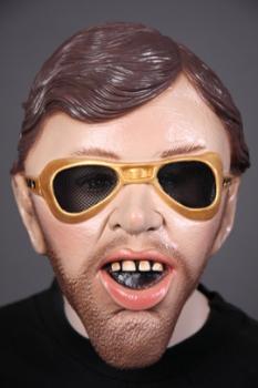 Junger Mann mit Brille Karneval Fasching