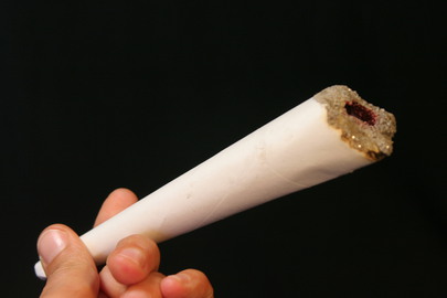 Joint Attrappe 15 cm lang Scherzartikel Hippie Peace