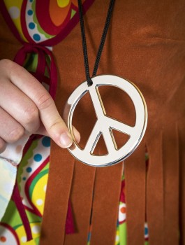 Peace Anhänger mit Kordel Hippie 60er 70er Jahre Karneval Fasching